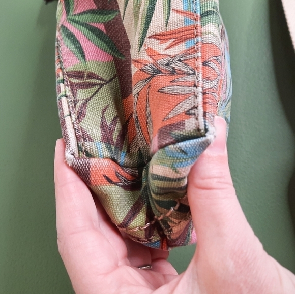 RELIC Palm Leaf Crossbody Messenger Bag - Picture 7 of 8